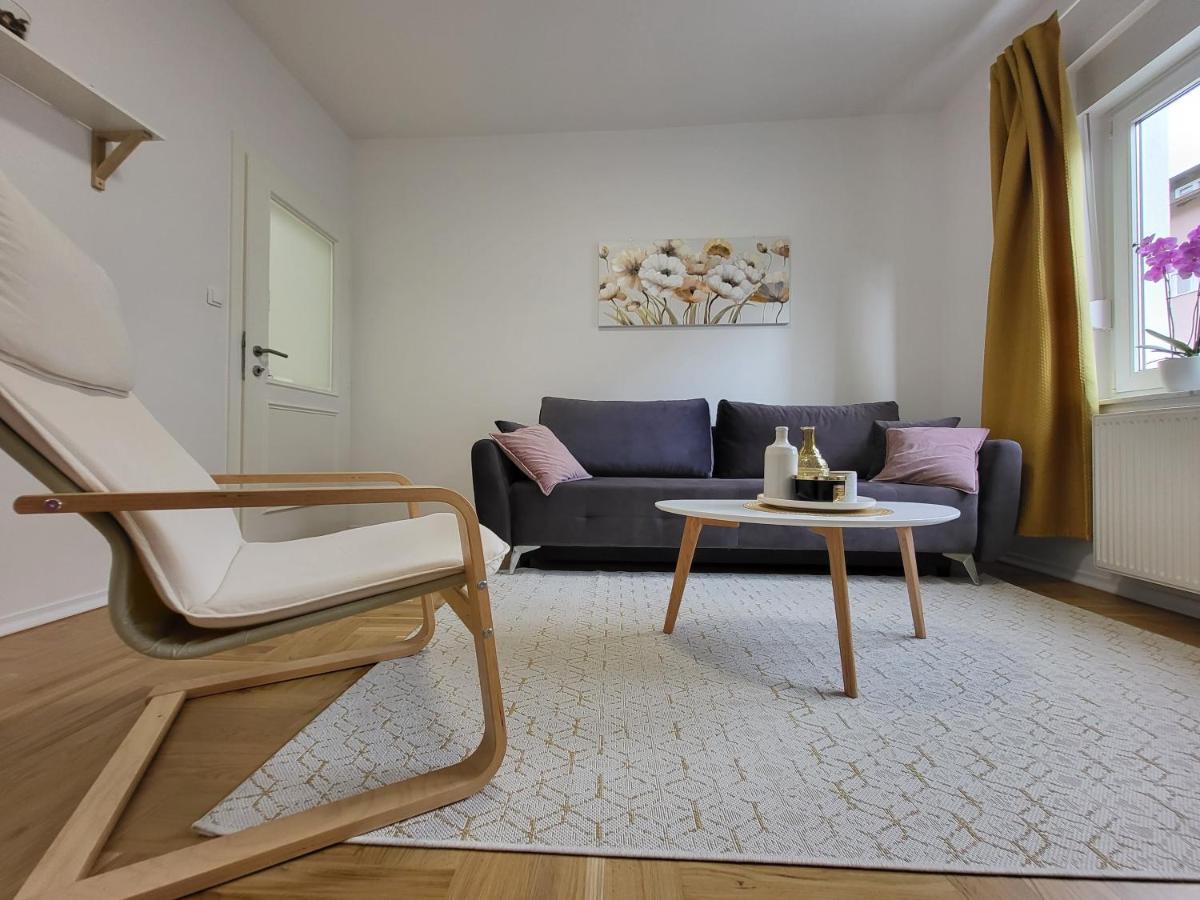Check In Rebro * Zagreb