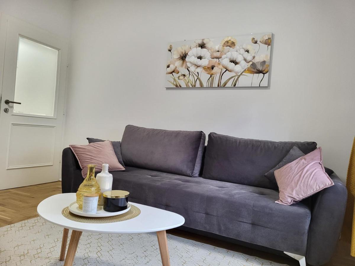 Check In Rebro Apartment *
