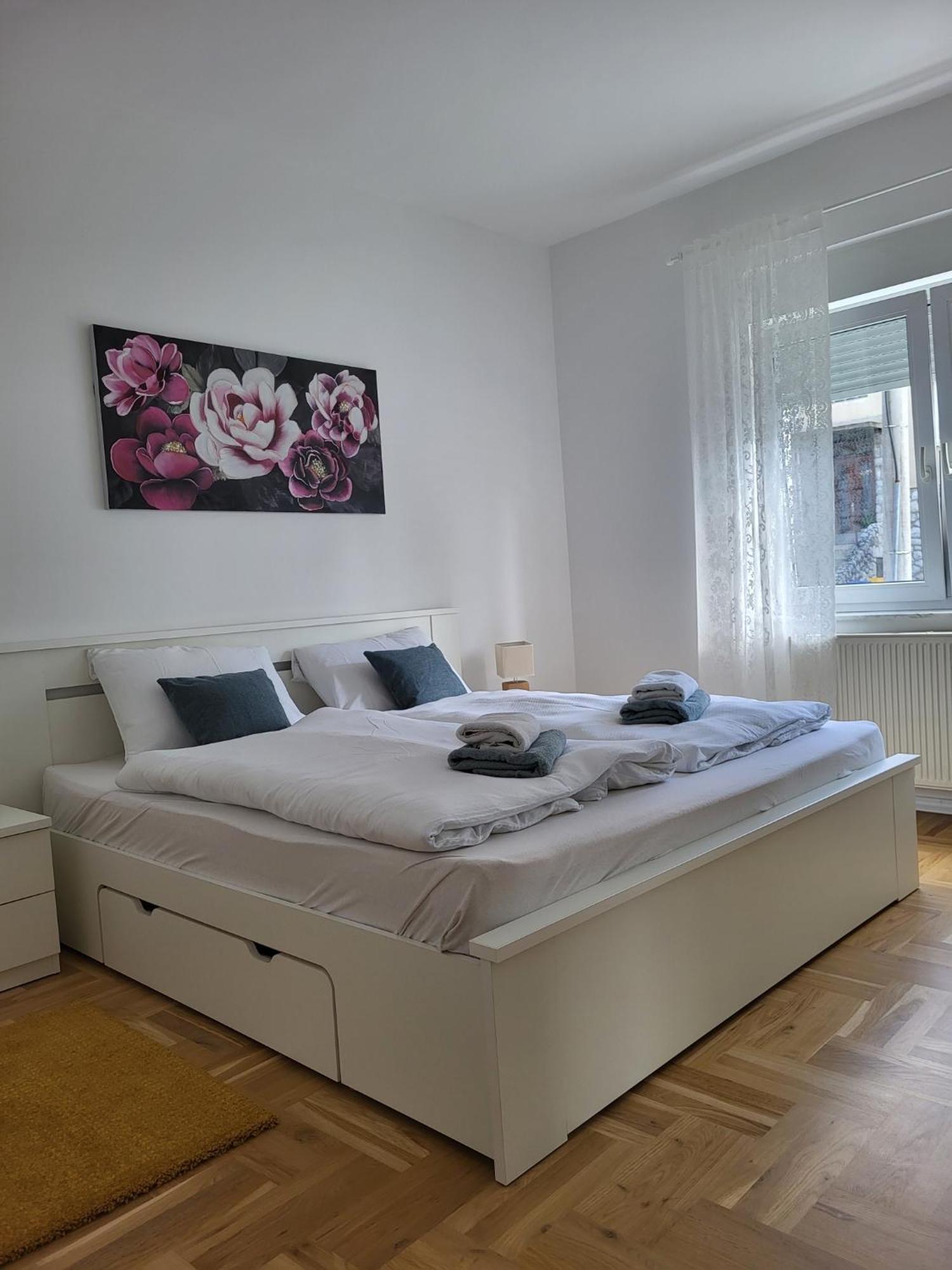 Check In Rebro Apartment *
