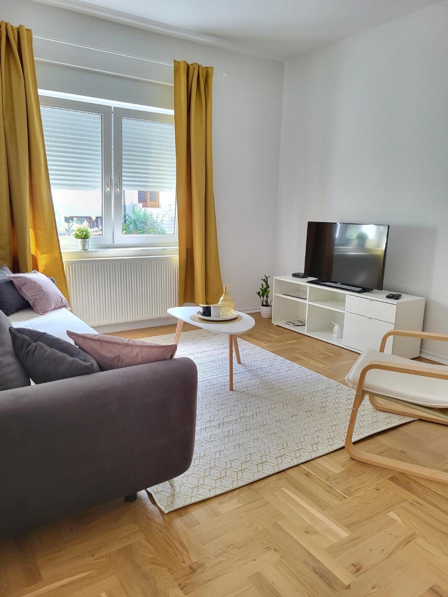 Apartment Check In Rebro